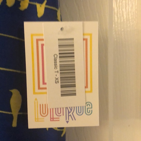Classic T by LuLaRoe - Picture 3 of 3